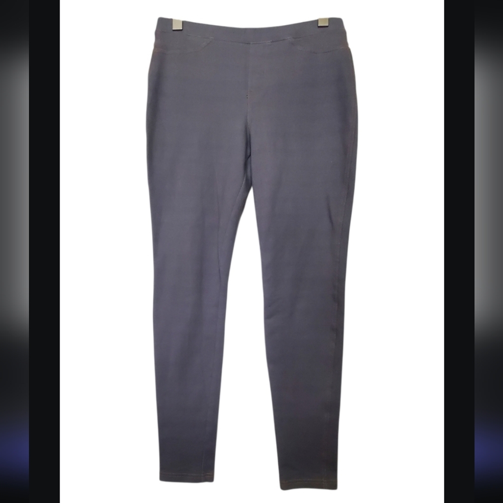 Gray Straight Leg Pants Perfect For The Fall And Winter Seasons Size M